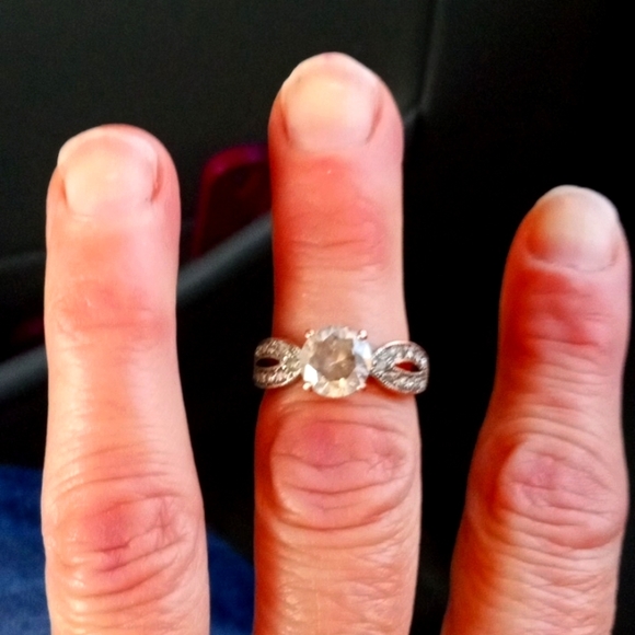 Ring - Picture 4 of 4